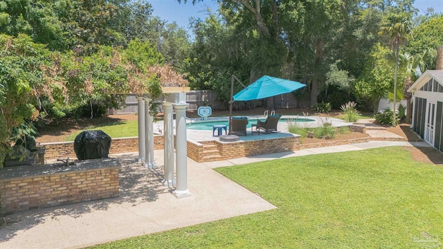 334 Andrew Jackson Trl, Gulf Breeze, FL 32561 - view of yard featuring a patio