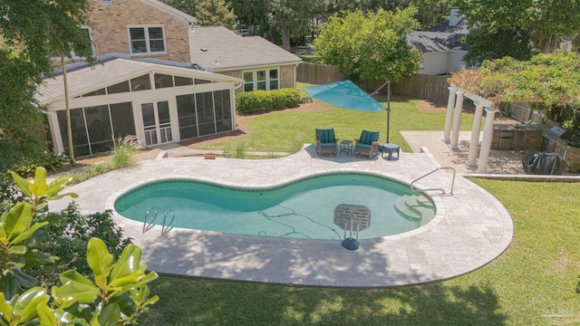 334 Andrew Jackson Trl, Gulf Breeze, FL 32561 - view of swimming pool featuring a sunroom and a patio