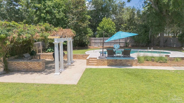 334 Andrew Jackson Trl, Gulf Breeze, FL 32561 - view of yard featuring a patio area