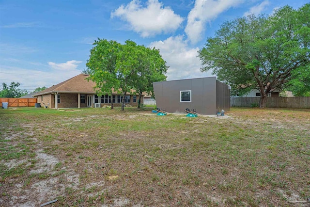 6639 Castlewood St, Navarre, FL 32566 - view of yard