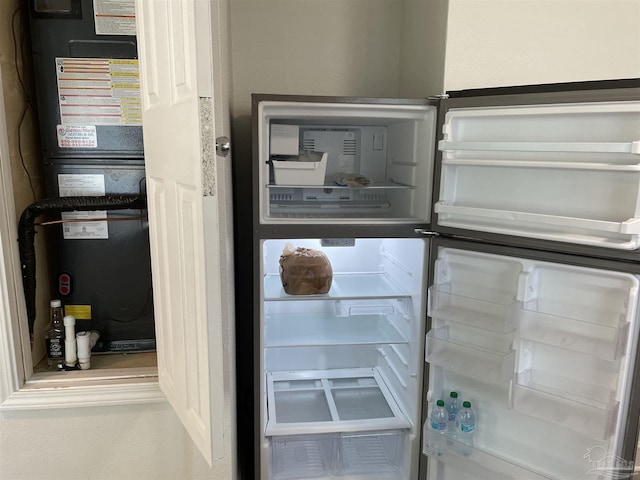 803 Pickens Ave, Pensacola, FL 32503 - detailed view of freestanding refrigerator and water heater