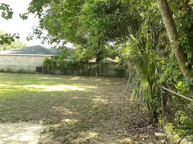 803 Pickens Ave, Pensacola, FL 32503 - view of yard