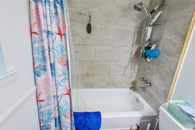 bathroom featuring shower / tub combo