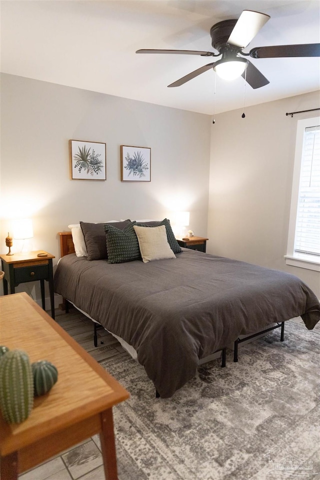 bedroom with ceiling fan