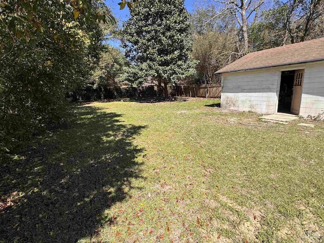 view of yard featuring fence