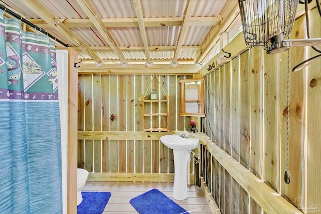 bathroom featuring toilet
