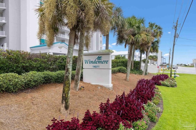 view of community / neighborhood sign