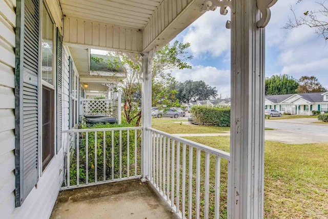 balcony featuring covered porch