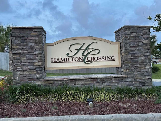 view of community / neighborhood sign