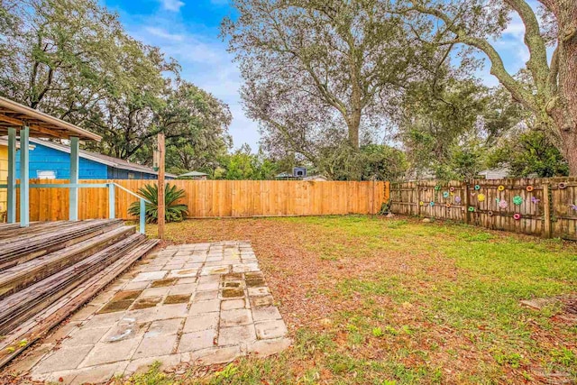 view of yard with a patio