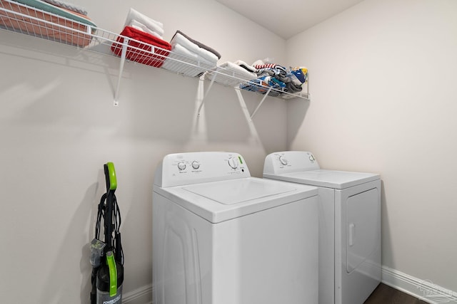 124 Polo Ter, Pensacola, FL 32534 - washroom with independent washer and dryer and baseboards