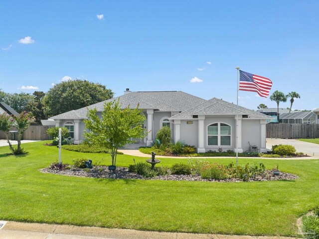 view of front of property with a front yard