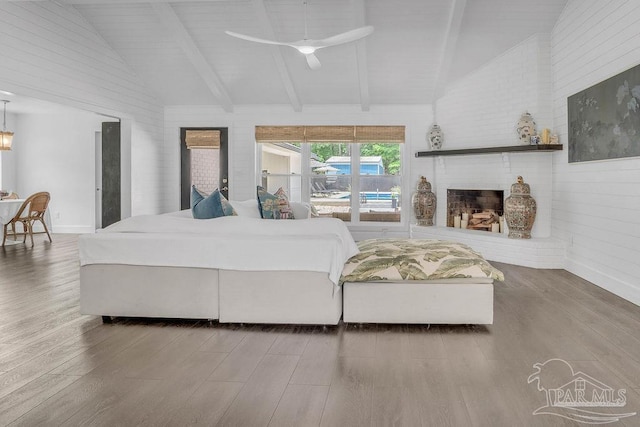 6050 Cheyenne Dr, Milton, FL 32570 - living area with wood finished floors and a ceiling fan