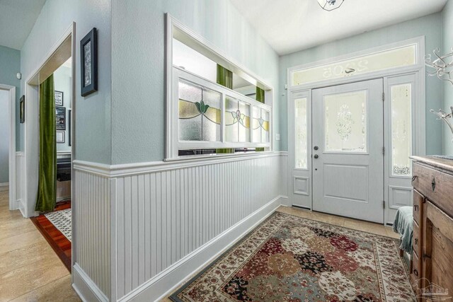 2205 Valle Escondido Dr, Pensacola, FL 32526 - foyer entrance with light wood-style floors