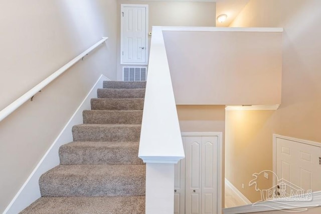 2172 Hadleigh Hills Ct, Navarre, FL 32566 - view of staircase