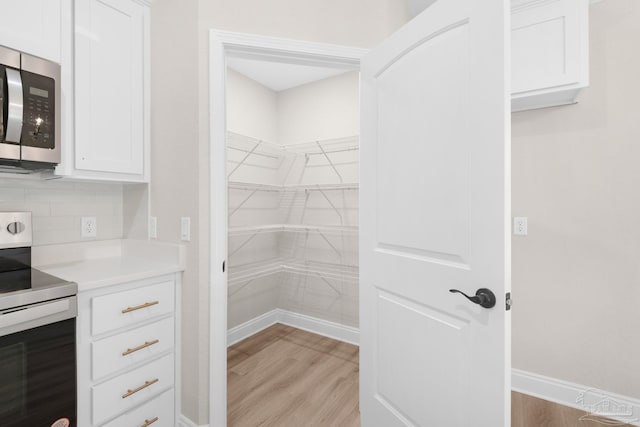 7917 Twin Lake Dr, Milton, FL 32583 - view of pantry