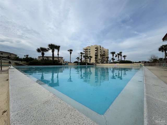 view of swimming pool