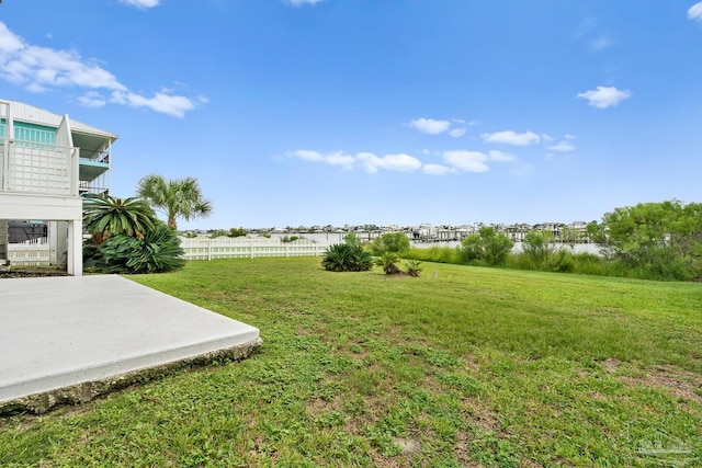 view of yard with a patio area