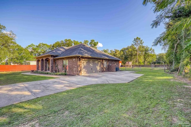 view of front of home with a front lawn