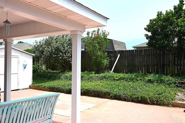 5577 Shadow Shore Pl, Gulf Breeze, FL 32563 - view of patio