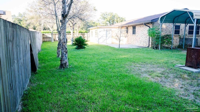 view of yard featuring a patio