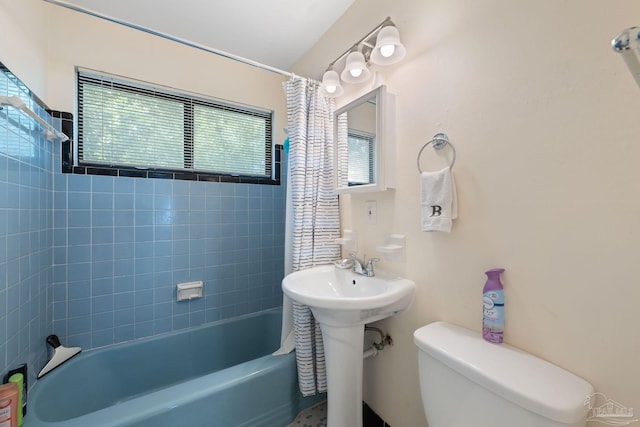 702 Beauvais Rd, Pensacola, FL 32505 - full bath with toilet, shower / bath combo, and a sink