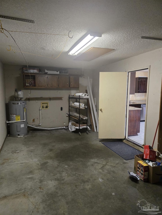 3285 Fairview Dr, Crestview, FL 32539 - garage with water heater