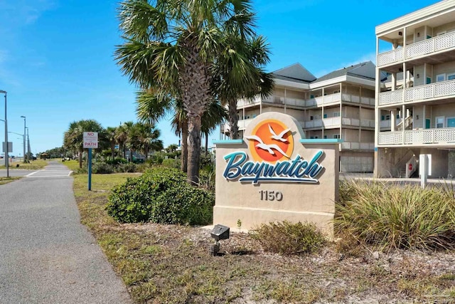 view of community / neighborhood sign