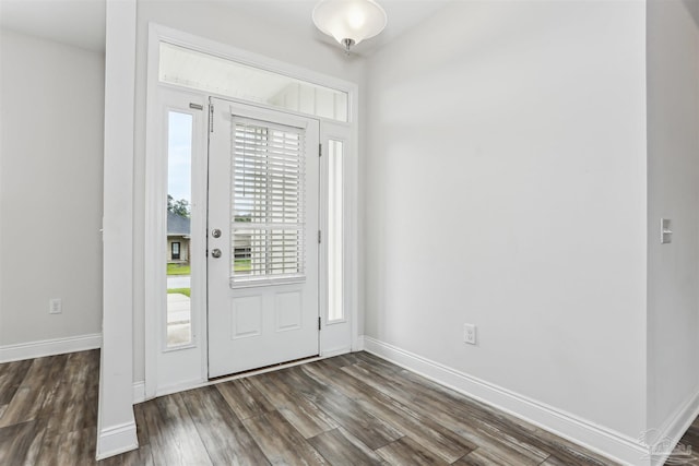 415 Broadleaf Cir, Cantonment, FL 32533 - entryway with dark wood-style floors and baseboards