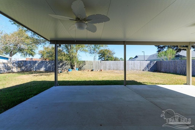 view of patio featuring a fenced backyard and a ceiling fan