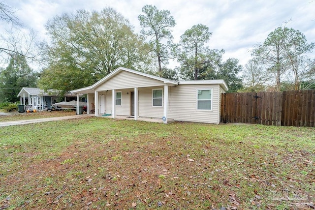 view of front of house with a front lawn and a porch