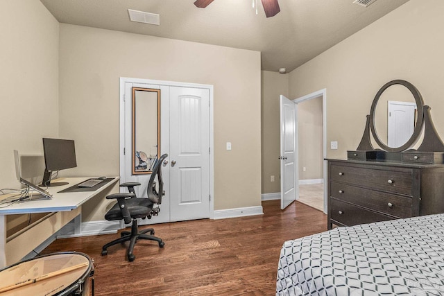 bedroom featuring dark wood-type flooring and ceiling fan