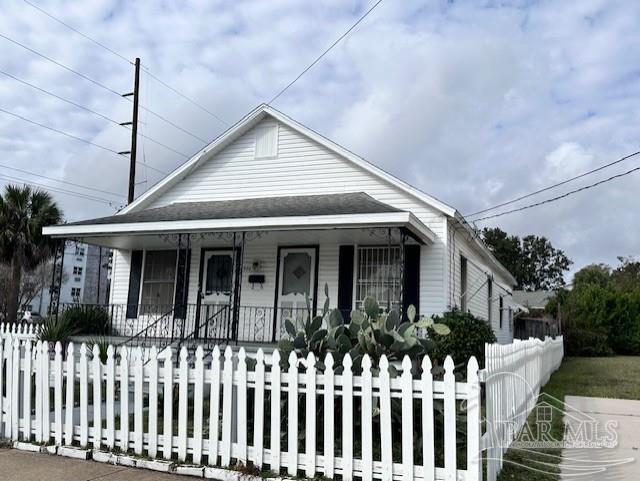 bungalow featuring a porch