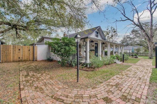 view of front of house featuring a porch