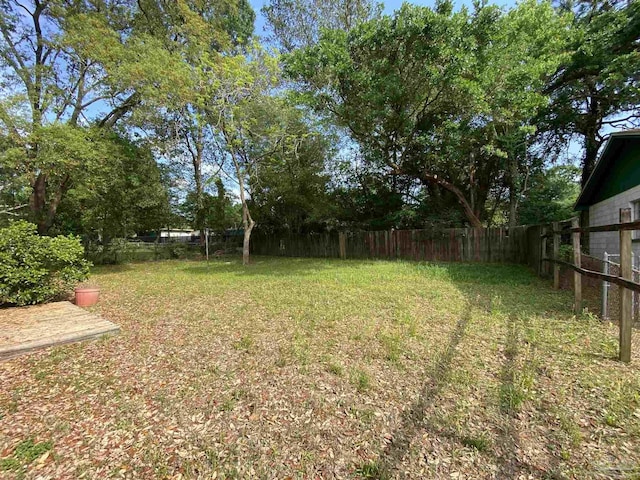 925 Artesian Ave, Pensacola, FL 32505 - view of yard featuring a fenced backyard