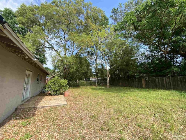 925 Artesian Ave, Pensacola, FL 32505 - view of yard with a fenced backyard