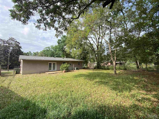 925 Artesian Ave, Pensacola, FL 32505 - view of yard with french doors