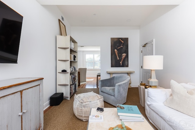 living room with carpet flooring