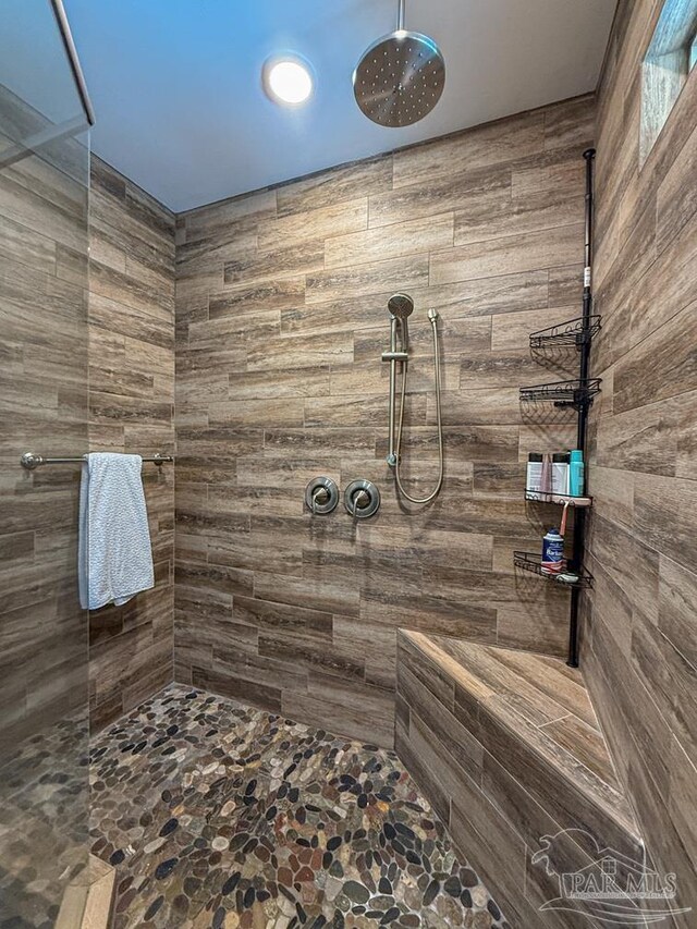 9873 Chumuckla Springs Rd, Jay, FL 32565 - full bath featuring tiled shower