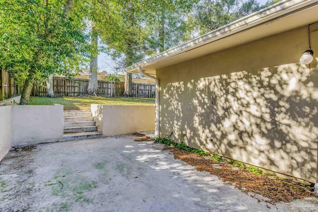 view of yard with a patio