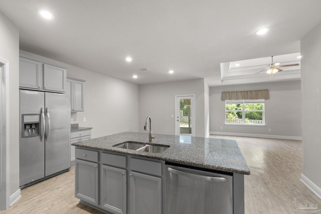 3526 Whitetail Ln, Pensacola, FL 32526 - kitchen featuring appliances with stainless steel finishes, a sink, gray cabinets, light wood-type flooring, and recessed lighting