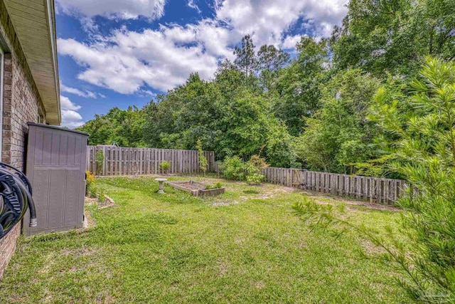 3526 Whitetail Ln, Pensacola, FL 32526 - view of yard with a vegetable garden