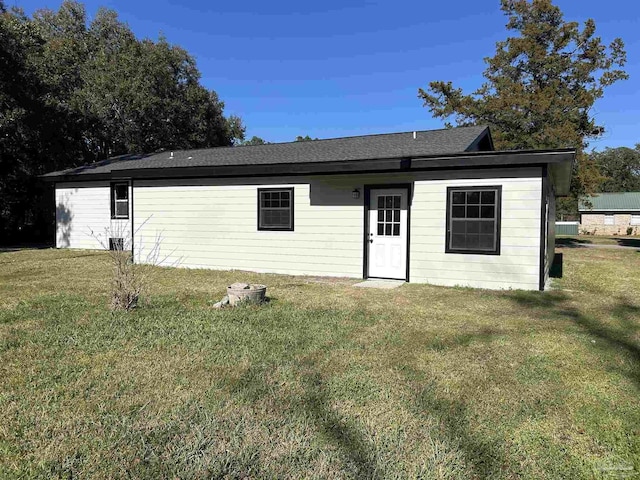 view of front of home with a front yard