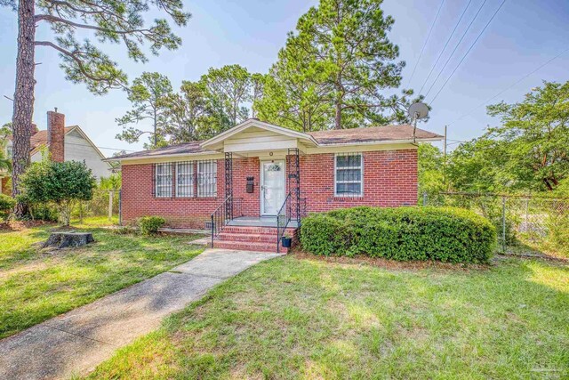 view of front of property with a front yard