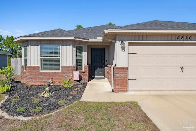 view of front facade featuring a garage