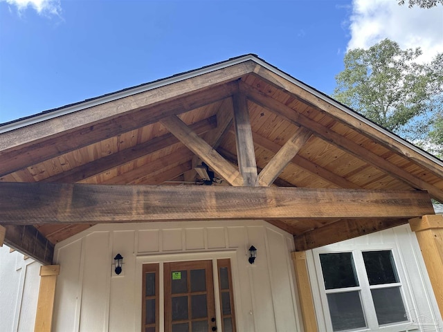5661 Dupree Rd, Milton, FL 32570 - exterior view of board and batten siding