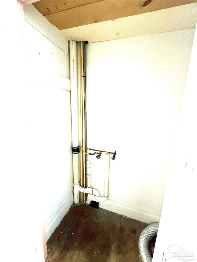 1011 N Reus St, Pensacola, FL 32501 - view of washroom