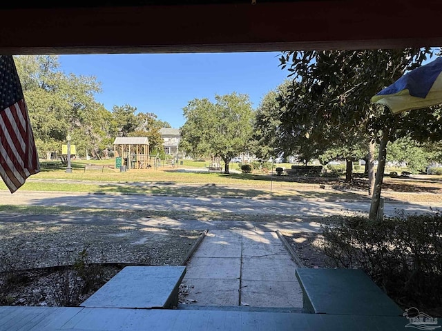1011 N Reus St, Pensacola, FL 32501 - view of yard with playground community