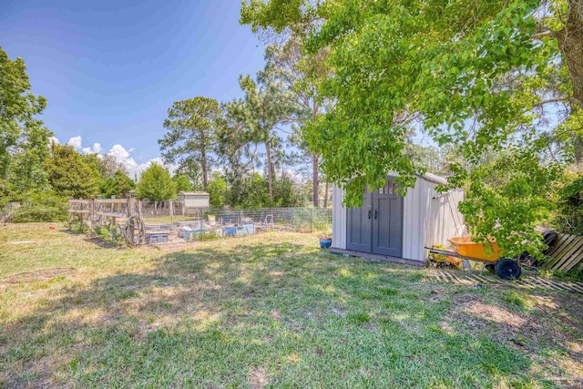 view of yard with a shed