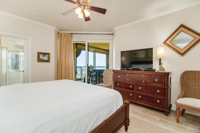 bedroom featuring light hardwood / wood-style flooring, ceiling fan, access to exterior, and ornamental molding